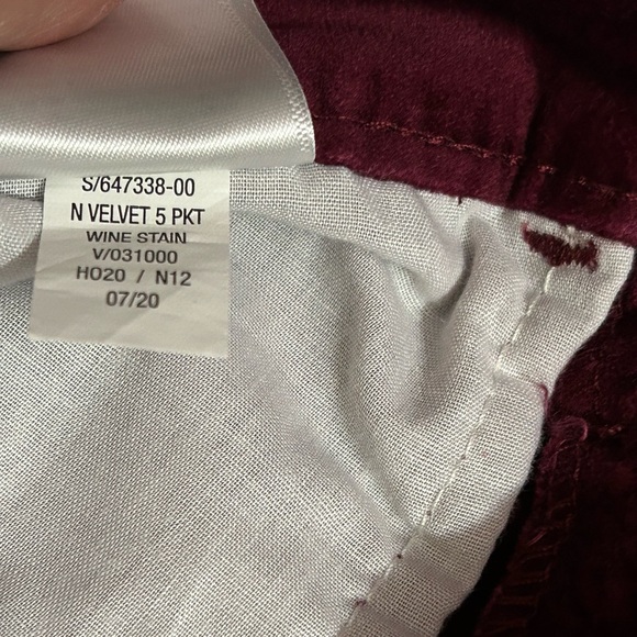 Girls OldNavy Burgundy Velvet Skirt  Size 8 (NWOT) - Picture 7 of 9